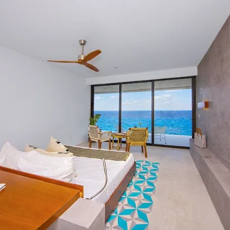 B Unique Hotel 4*